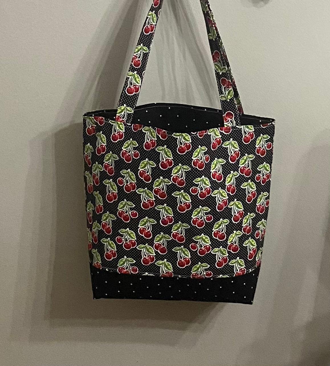 Cherry print tote bag