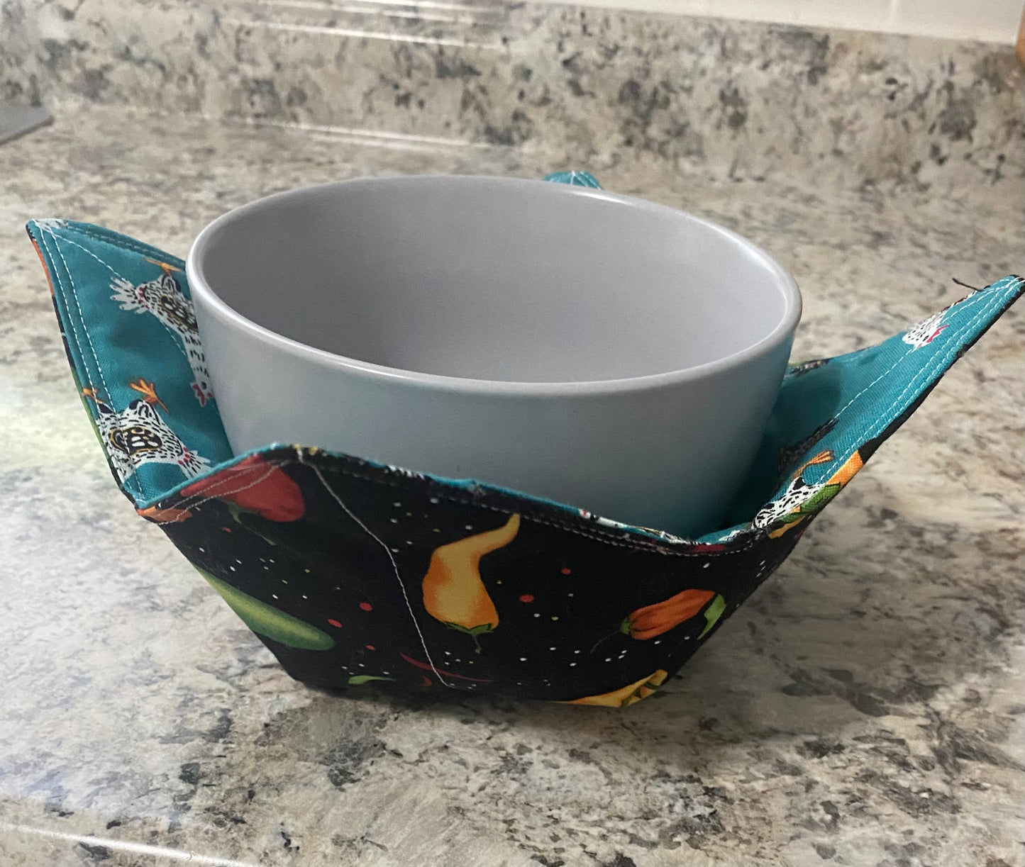 Chili peppers/chicken print bowl cozy