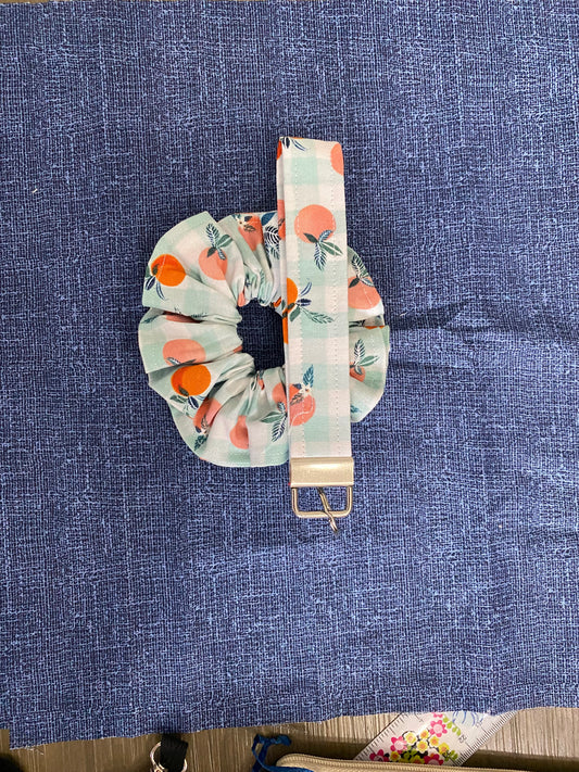 Peaches print scrunchie with matching keychain