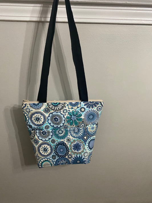 Retro blue pattern medium purse