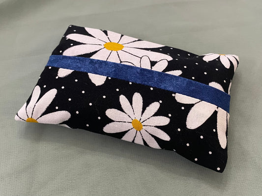 Daisy print with blue tissue pocket holder